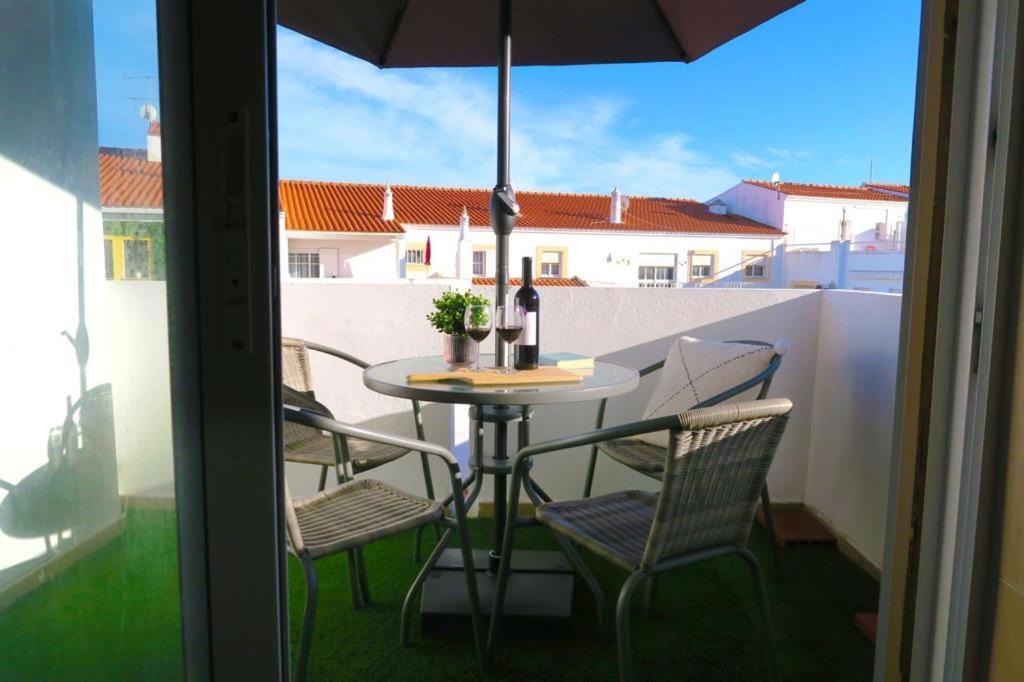 Albufeira Central Apartment, 10 Mins Walk To Beach Luaran gambar